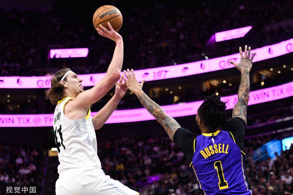 在中场位置 在中场位置